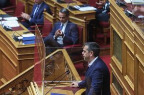 Οι εμφυλιοπολεμικοί γάιδαροι βλέπουν παντού κεφάλες 