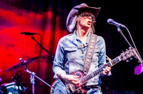 Ο Mike Scott μιλά στην Athens Voice για τους Waterboys, το ένστικτο, τη δημιουργία και τη συναυλία τους στο Sani Festival
