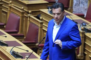 Γεωργιάδης κατά Τσίπρα: «Άσε το ηθικό πλεονέκτημα στην άκρη και απόλαυσε τη βίλα με 500 ευρώ στο Σούνιο»