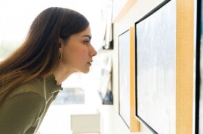 Νέα μελέτη δείχνει ότι η τακτική επαφή με τον πολιτισμό μπορεί να επιβραδύνει τη βιολογική γήρανση - Οφέλη για την υγεία αντίστοιχα με τη συστηματική άσκηση.