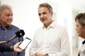 Αιχμές Μητσοτάκη για Σαμαρά: Ο Κωνσταντίνος Μητσοτάκης εγκαινίασε τη γέφυρα Χαλκίδας πριν πέσει όπως έπεσε