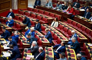 Βουλευτές του ΣΥΡΙΖΑ στα έδρανα της Βουλής