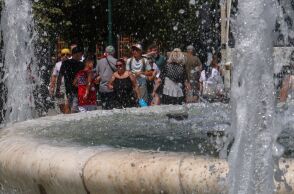 Καιρός: Έντονο κύμα ζέστης σαρώνει τη χώρα σήμερα, με τον θερμόμετρο να ξεπερνά τους 41°C - Πού αναμένονται βροχές και μεταφορά αφρικανικής σκόνης