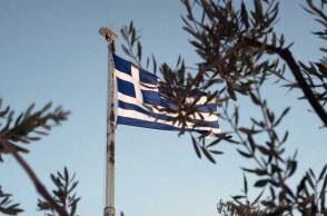 Ελληνική σημαία στον ιστό της
