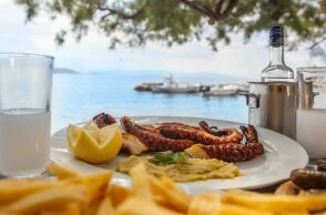 Δύο γαστρονομικές στάσεις που πρέπει οπωσδήποτε να κάνεις στην Αίγινα