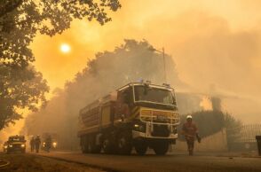Τεράστιες πυρκαγιές σε Γαλλία και Ισπανία ανάγκασαν πάνω από 200.000 ανθρώπους να εκκενώσουν τα σπίτια τους - Οι δύο χώρες ζήτησαν ευρωπαϊκή βοήθεια