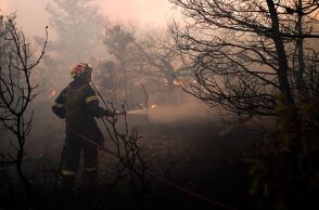 Νεκροί δύο άνθρωποι στη μεγάλη φωτιά στο Ρέθυμνο - Πληροφορίες ότι είναι πυροσβέστες
