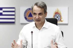 Ο πρωθυπουργός Κυριάκος Μητσοτάκης στο Συντονιστικό της Πυροσβεστικής