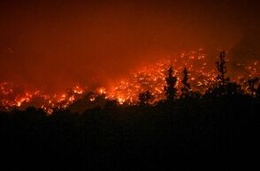 Τραγική ιστορία οικογένειας Βρετανών: Θα μετακόμιζε σε σπίτι στην Αιγιάλεια, αλλά καταστράφηκε στις πυρκαγιές