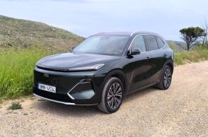 Το Geely Starray EM-i είναι ένα Plug-in Hybrid D-SUV με εξαιρετική πολυτέλεια, υψηλή τεχνολογία, και μεγάλες ανέσεις 
