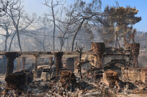 Φωτιά στη Σαλαμίνα: Μια τραυματίας σε σοβαρή κατάσταση - Φέρει εγκαύματα δεύτερου βαθμού περίπου στο 25% του σώματός της