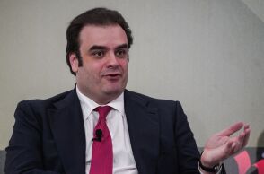 Le Point για Πιερρακάκη: «Ο Έλληνας που θέλει να ξυπνήσει την Ευρώπη»
