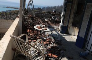 Φωτιά στη Σαλαμίνα: Ολοκληρώθηκαν οι αυτοψίες - 22 πληγέντα κτίρια, 5 χαρακτηρίστηκαν «κόκκινα»