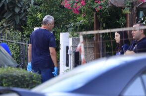 Γυναικοκτονία στη Νέα Σμύρνη: «Δεν μου είχε πει τίποτα» - Σε σοκ η μητέρα της 45χρονης