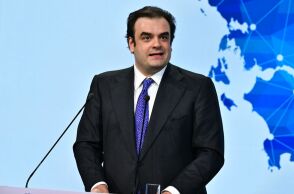 Πιερρακάκης: Γιατί γίνονται οι πρόωρες αποπληρωμές, τι κερδίζουν οι πολίτες 
