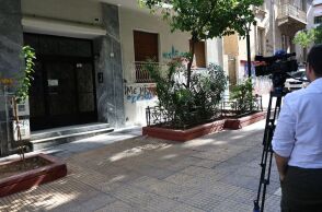 Κυψέλη: Με εξέταση DNA θα ξεκαθαριστούν οι σχέσεις ενηλίκων και ανηλίκων στο διαμέρισμα
