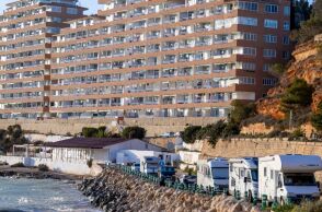 Νέο πλαίσιο της ΕΕ δίνει μεγαλύτερη νομική ασφάλεια στις πόλεις για περιορισμούς στις βραχυχρόνιες μισθώσεις τύπου Airbnb.