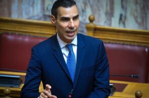 Ο Μάριος Θεμιστοκλέους δήλωσε ότι 1.000 νοσηλευτές θα έχουν τοποθετηθεί στο ΕΣΥ έως τα μέσα Νοεμβρίου - Μείωση αναμονών στα χειρουργεία και ψηφιοποίηση λίστας.