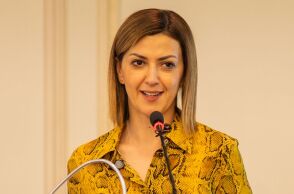 Αγαπηδάκη σε Ανδρουλάκη: «Θα έρθει και σε εκείνον μήνυμα για τις δωρεάν εξετάσεις του Προλαμβάνω»