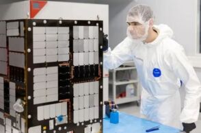 Open Cosmos: Τι σημαίνει η χρηματοδότηση των 300 εκατ. ευρώ για «ένα σύστημα που βλέπει, ακούει και αποφασίζει»