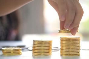 Ξεπερνούν τα 100 δισ. ευρώ οι νέες χρηματοδοτήσεις για επενδύσεις την περίοδο 2027-2034, με έμφαση στην πράσινη και ψηφιακή μετάβαση της χώρας.