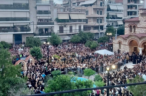 Λαϊκή αγρυπνία για τον Γιώργο Μαζωνάκη στον Ιερό Ναό Αγίας Τριάδος στη Νίκαια © NDPPHOTO / ΑΝΔΡΕΑΣ ΝΙΚΟΛΑΡΕΑΣ