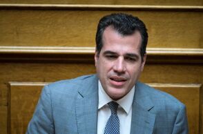 Πλεύρης: Καμία επαγγελματική συνεργασία με τον γιατρό του Μαζωνάκη