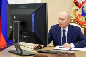 Ο Βλαντίμιρ Πούτιν ψηφίζει online τις βουλευτικές εκλογές της Ρωσίας