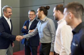 Συζήτηση του πρωθυπουργού με Έλληνες ιδρυτές εταιρειών ΤΝ και τεχνολογίας