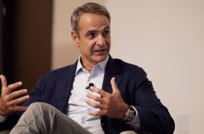 Στον Ασπρόπυργο ο Μητσοτάκης: Επισκέφθηκε το νέο Γυμνάσιο της πόλης - «Τώρα ανεβαίνω»