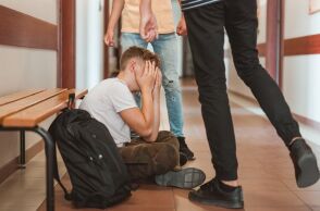 Σύλληψη 15χρονου στο Μαρούσι για ξυλοδαρμό 14χρονου μαθητή εντός σχολείου, ο οποίος διακομίστηκε στο Νοσοκομείο Παίδων «Αγλαΐα Κυριακού».
