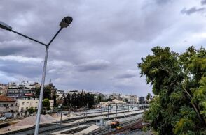 Σε 34 επεμβάσεις προχώρησε η Πυροσβεστική στην Αττική λόγω των ισχυρών ανέμων - Στην Κρήτη σημειώθηκαν 31 κλήσεις για βροχοπτώσεις.