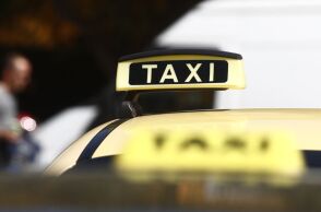 Σοκαριστική επίθεση δέχθηκε 54χρονη οδηγός ταξί στη Νέα Ιωνία από 35χρονο επιβάτη, ο οποίος τη δάγκωσε και της έκοψε το αυτί - Συνελήφθη ο δράστης