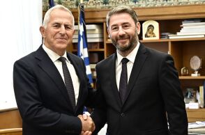 Στο ΠΑΣΟΚ και επίσημα ο Ευάγγελος Αποστολάκης - «Πηγαίνω κόντρα στο κύμα»
