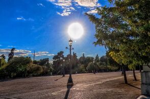 Με ηλιοφάνεια και θερμοκρασία έως τους 27 °C ο καιρός την Τρίτη