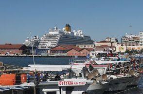 Αλιείς στη Θεσσαλονίκη μπλόκαραν φορτηγά με τουρκικά ψάρια στη Νέα Μηχανιώνα - Κλιμακώνουν τις κινητοποιήσεις - Ζητούν μείωση κόστους πετρελαίου 
