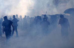 Στους δρόμους της Γαλλίας χιλιάδες μαθητές - Επεισόδια στο Παρίσι, η αστυνομία έκανε χρήση δακρυγόνων 