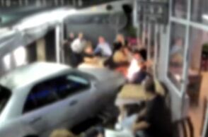 Θεσσαλονίκη: Αναβλήθηκε η δίκη του 45χρονου που εισέβαλε με το Ι.Χ. σε ταβέρνα στον Εύοσμο, τραυματίζοντας τρεις θαμώνες - Παραμένει υπό κράτηση.