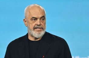 O Έντι Ράμα απαντά στους διαδηλωτές: Δεν θα παραιτηθώ - Οι κυβερνήσεις αλλάζουν με εκλογές