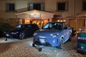 Παρουσιάστηκαν τα ολοκαίνουρια Leapmotor B03X και Β05