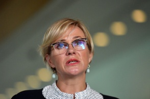 Αυστραλία: Η βουλεύτρια Έλεν Χέινς έχασε και τα δύο της πόδια μετά την επίθεση με αυτοκίνητο