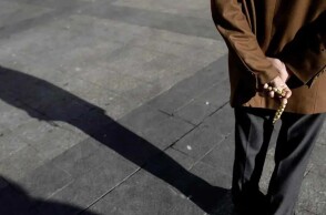 Συνταξιούχος με κομπολόι