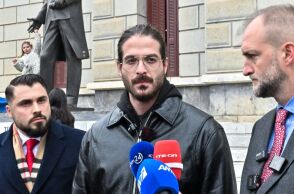 Ελεύθερος ο Αρης Μουγκοπέτρος: Συγγνώμη στα παιδάκια μου, δεν έχω να πω τίποτα για τη μητέρα τους