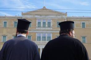 Να μην ξεχάσουμε το διαζύγιο με την Εκκλησία στην αναθεώρηση