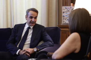 ΣΥΝΑΝΤΗΣΗ ΤΗΣ ΠτΔ ΚΑΤΕΡΙΝΑΣ ΣΑΚΕΛΛΑΡΟΠΟΥΛΟΥ ΜΕ ΤΟΝ ΠΡΩΘΥΠΟΥΡΓΟ ΚΥΡΙΑΚΟ ΜΗΤΣΟΤΑΚΗ