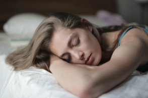 To sleep or not to sleep? Οι ζεστές νύχτες του Αυγούστου στην Αθήνα