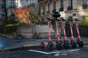 Γαλλία: Οι Παριζιάνοι έβαλαν «τέλος» στα ηλεκτρικά πατίνια