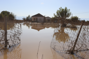 Κακοκαιρία Daniel: Μάχη με το νερό και την λάσπη