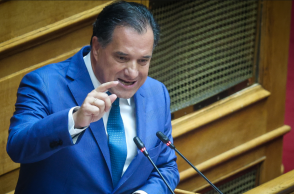 Άναψαν τα αίματα στη Βουλή με αφορμή τις απεργιακές κινητοποιήσεις