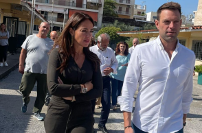 Η Δ. Μιχαηλίδου υποδέχθηκε στο σχολείο ΑμεΑ τον Στ. Κασσελάκη αλλά εκείνος την έκοψε από το βίντεό του